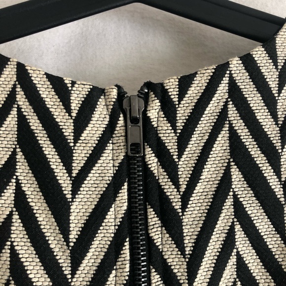 ANGL Cropped Vest - Picture 5 of 6